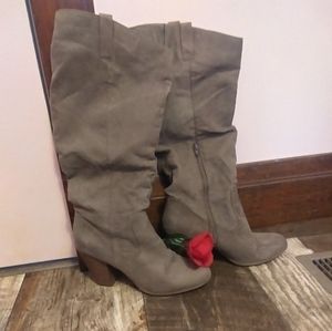 NWOT Maurices boots